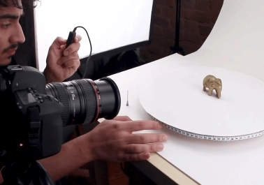 Common Mistakes to Avoid in DIY Photography and Why Hiring Pros Is Worth It Image